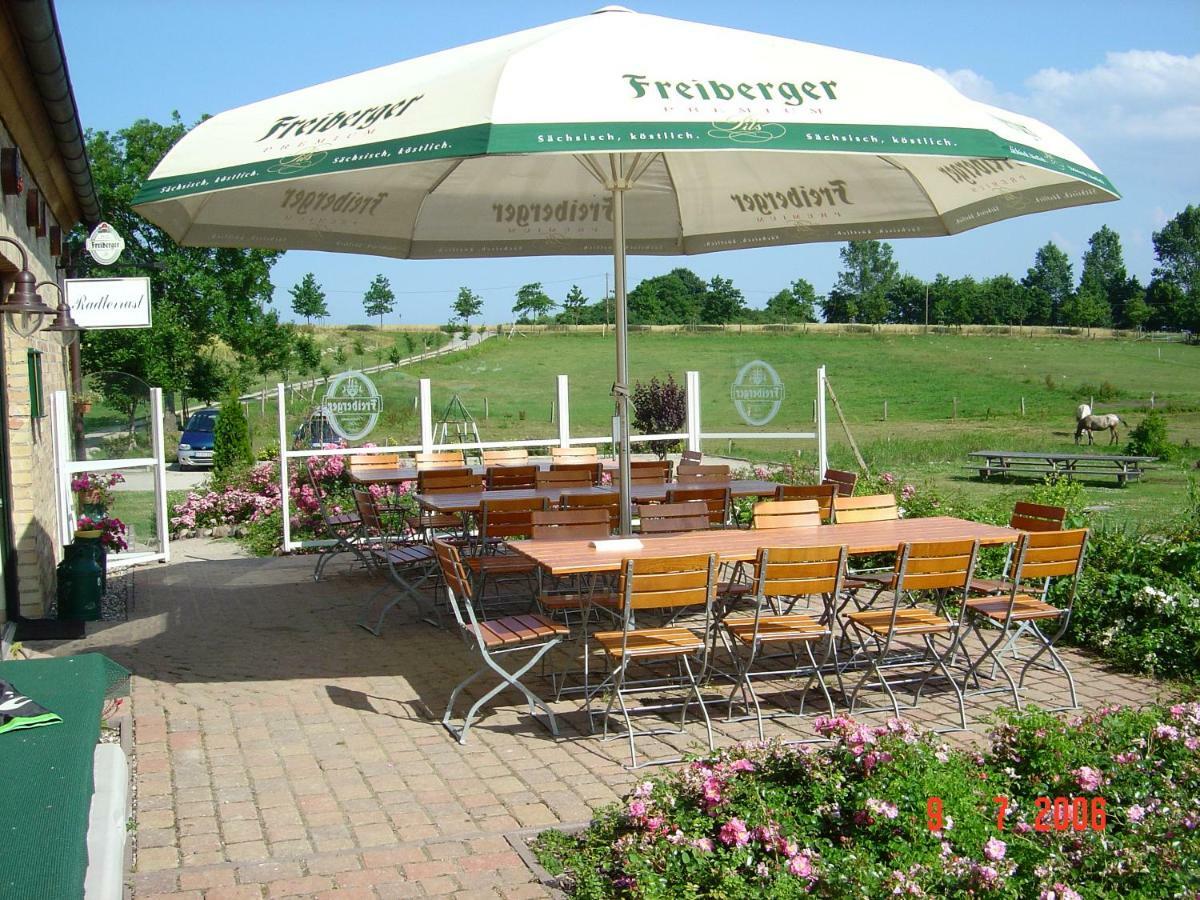 Heu-Ferienhof Altkamp Putbus Exterior foto