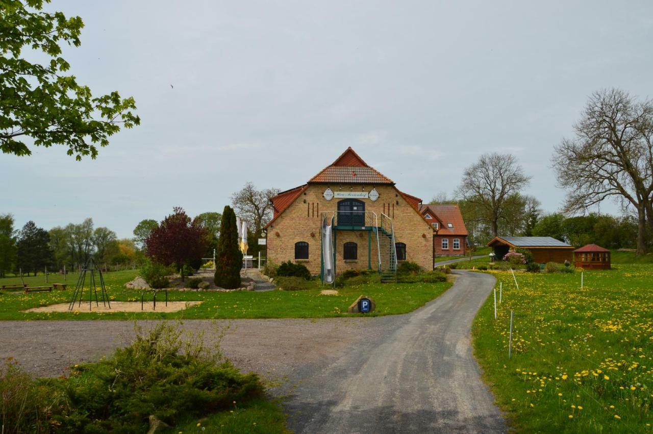 Heu-Ferienhof Altkamp Putbus Exterior foto